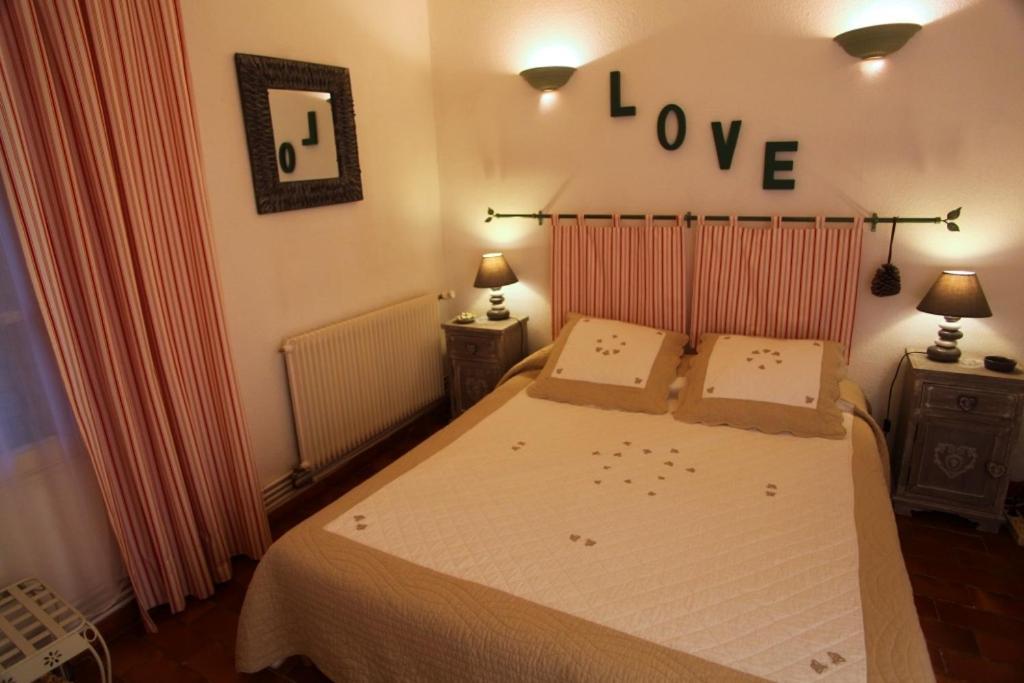 Mas De Valiguiere Hotel Saze  Стая снимка