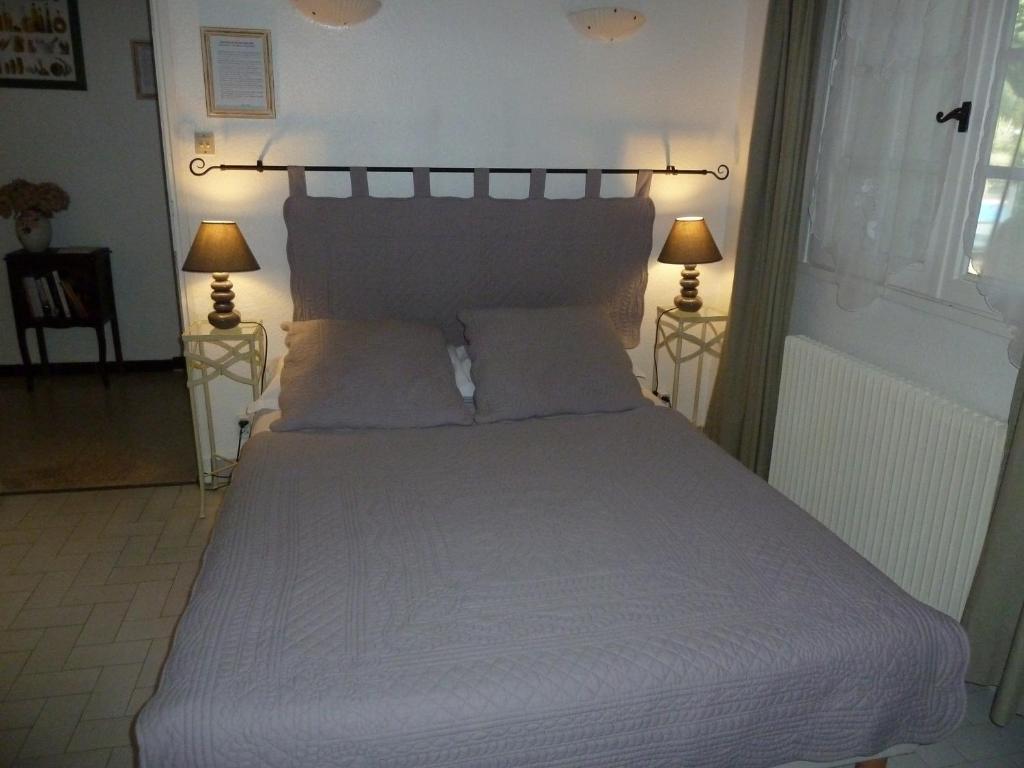 Mas De Valiguiere Hotel Saze  Стая снимка