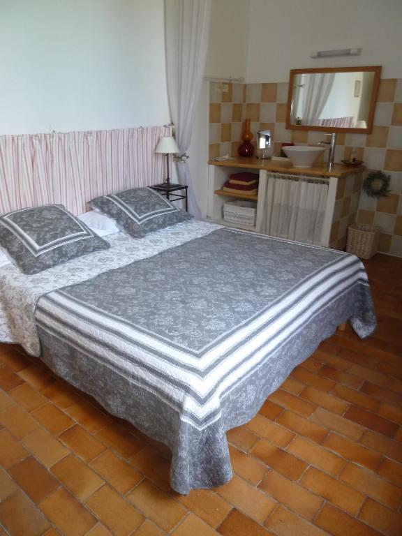Mas De Valiguiere Hotel Saze  Стая снимка
