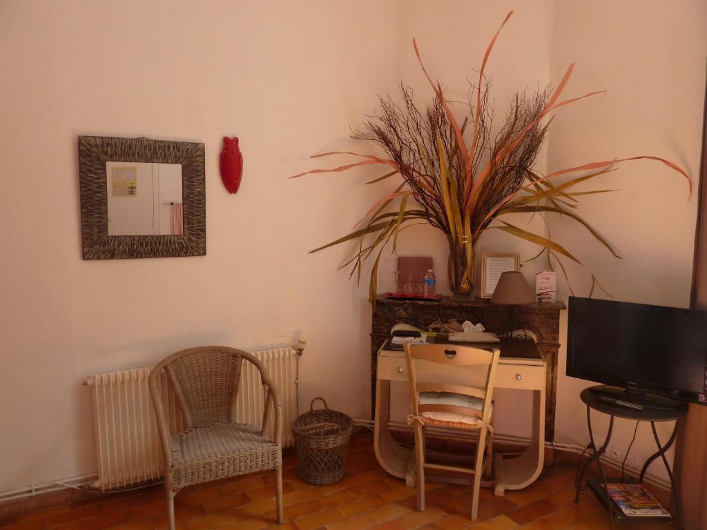 Mas De Valiguiere Hotel Saze  Стая снимка