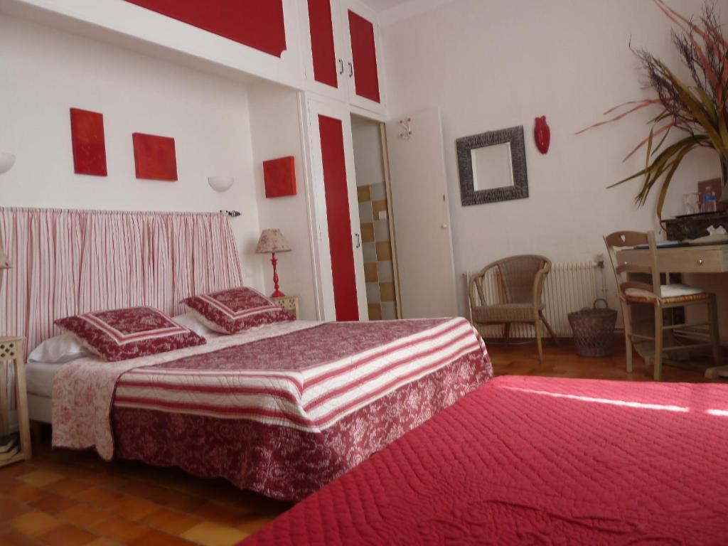 Mas De Valiguiere Hotel Saze  Стая снимка