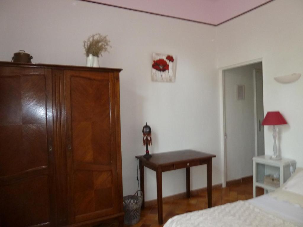 Mas De Valiguiere Hotel Saze  Стая снимка